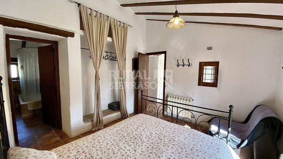 Habitación con cama de matrimonio de casa rural en Taberno (Almería) - 0968