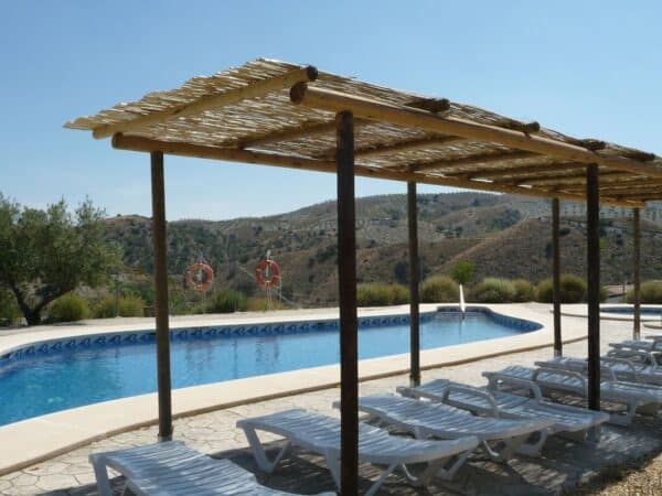 Piscina y tumbonas de casa rural en Taberno (Almería) - 0967