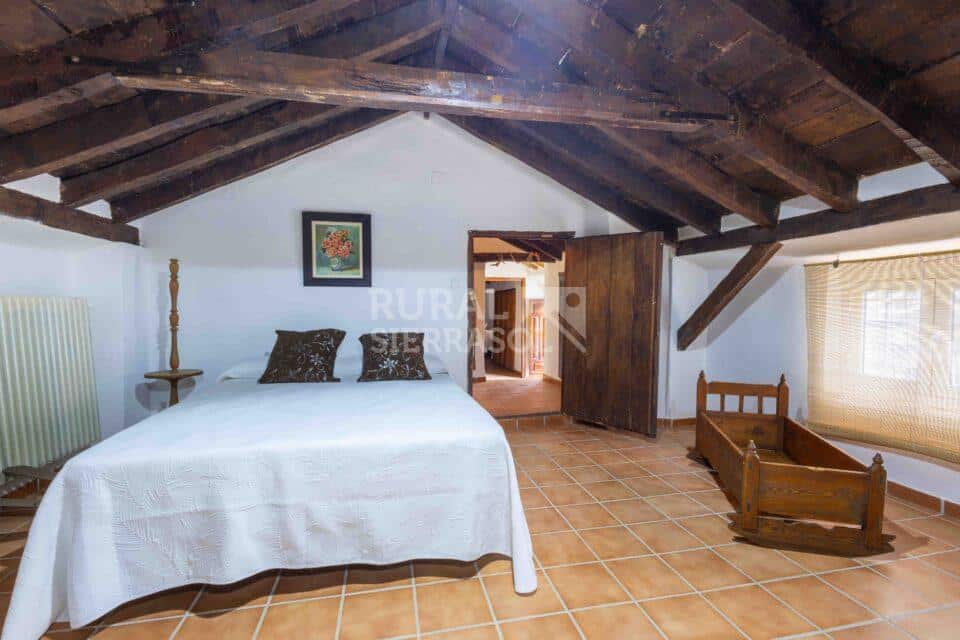 Habitación con cama doble de Casa rural en Chilluevar (Jaén)-2145